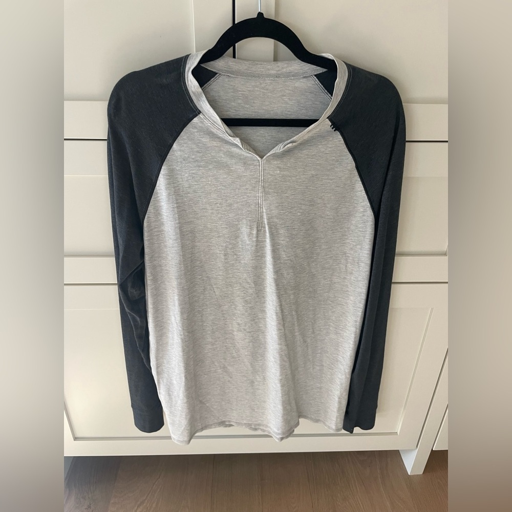 Lululemon men’s Two-Tone Long Sleeve Shirt